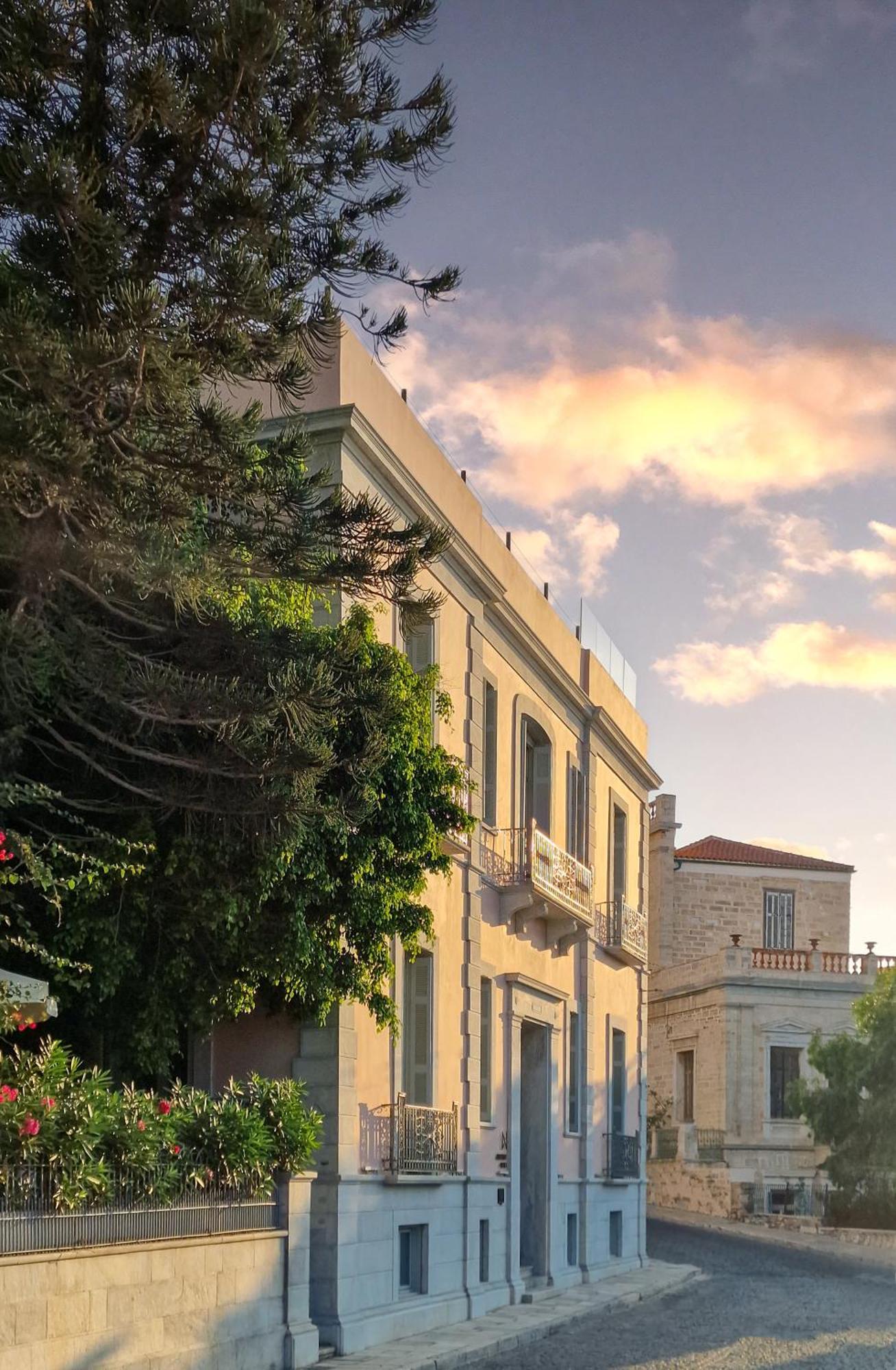 Aristide Hotel - Small Luxury Hotels Of The World Ermoupoli Exterior photo